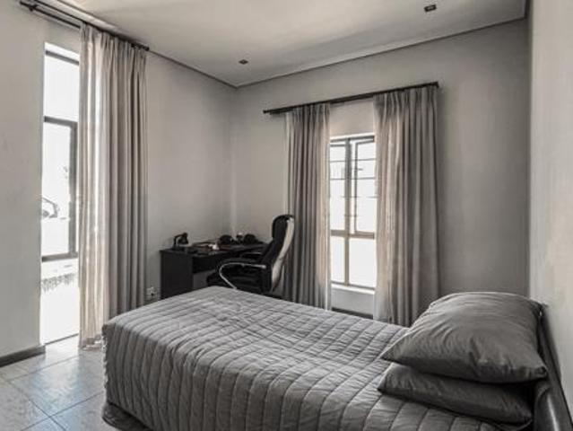 Townhouse for sale in Cape Town, Western Cape