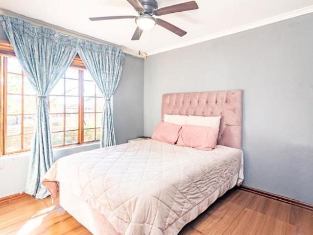 Townhouse for rent in Westonaria, Gauteng