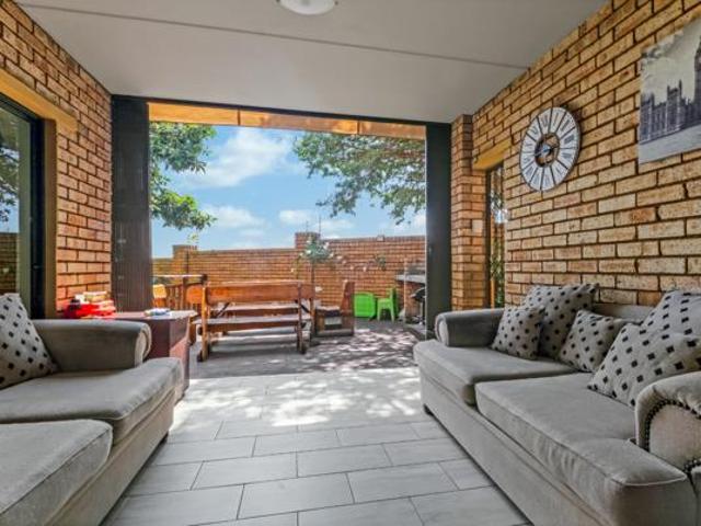 Townhouse for rent in Westonaria, Gauteng