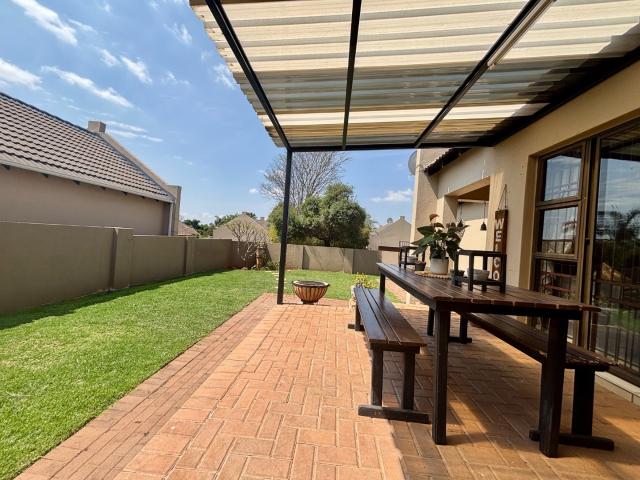 Townhouse for rent in Krugersdorp, Mogale City Local Municipality
