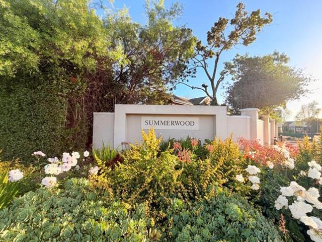Townhouse for rent in Cape Town, Western Cape