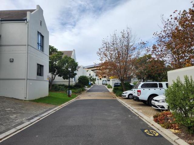 Townhouse for rent in Cape Town, Western Cape