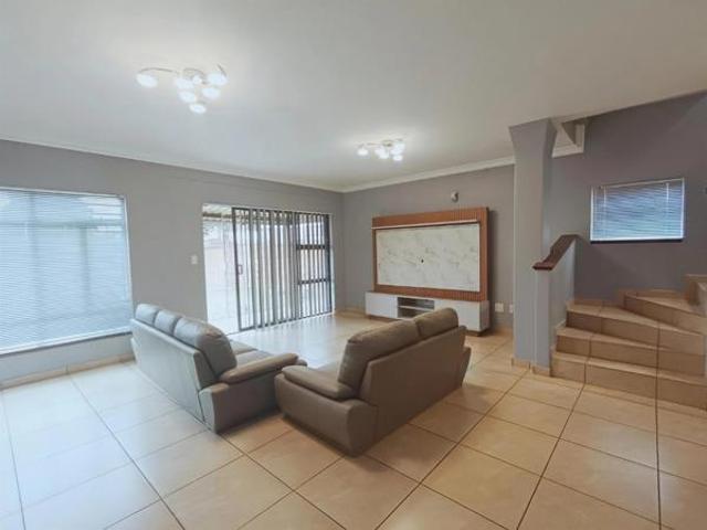 Townhouse for rent in Ekurhuleni, Gauteng
