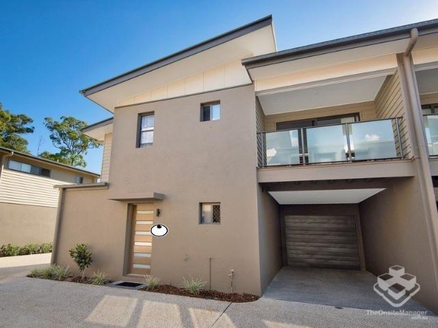 Townhouse for rent in Everton Hills, Greater Brisbane