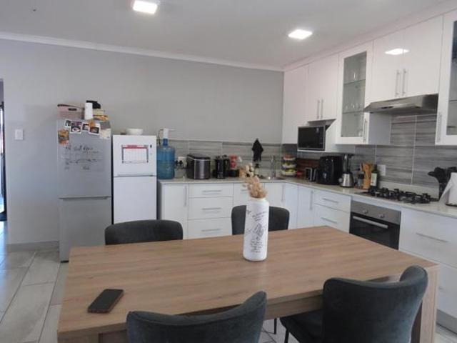 Townhouse for sale in Bushmans River Mouth, Eastern Cape