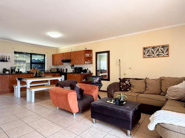 Townhouse for sale in Bushmans River Mouth, Eastern Cape