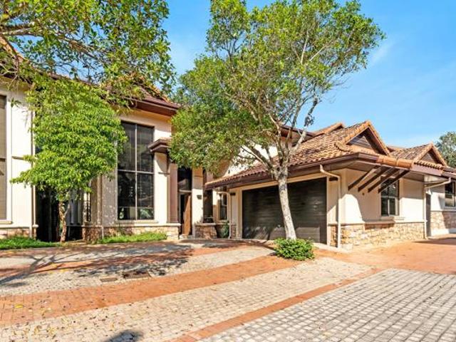Townhouse for sale in Princess Grant, Kwazulu-natal