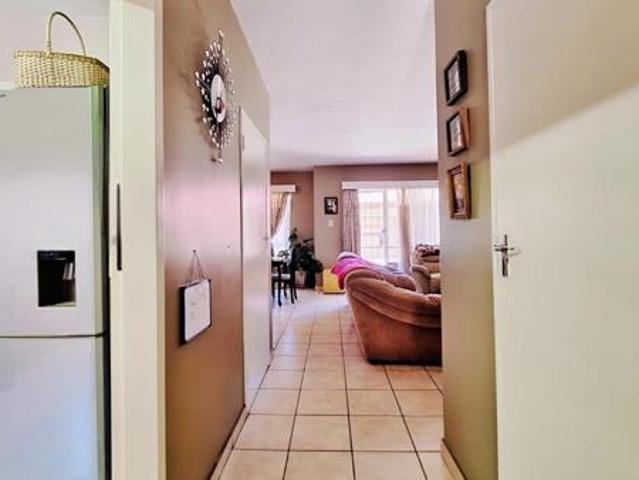 Townhouse for sale in Dr Kenneth Kaunda, North West