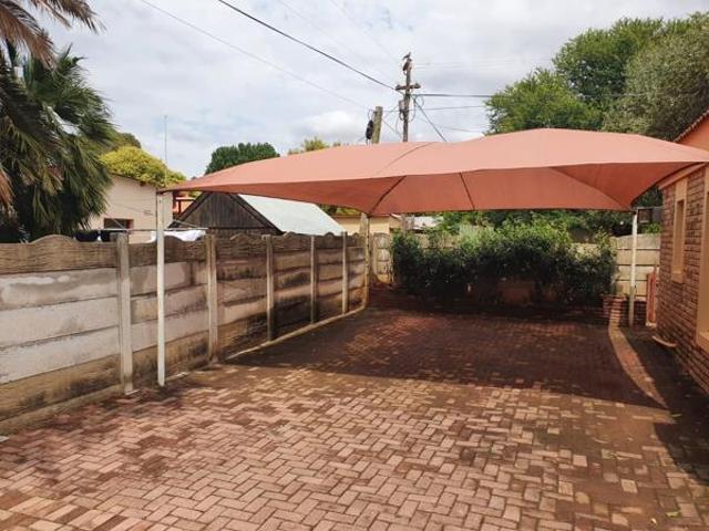 Townhouse for sale in Dr Kenneth Kaunda, North West
