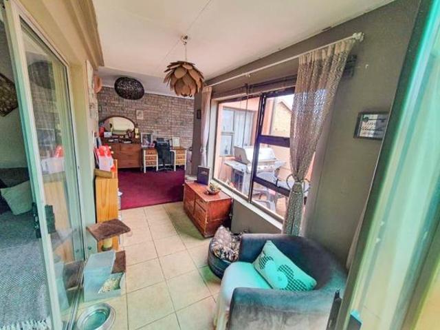 Townhouse for sale in Dr Kenneth Kaunda, North West