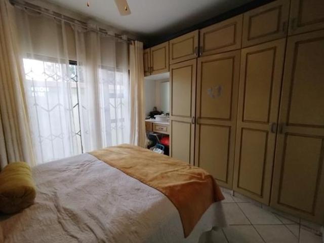 Townhouse for rent in Waterkloof, Gauteng
