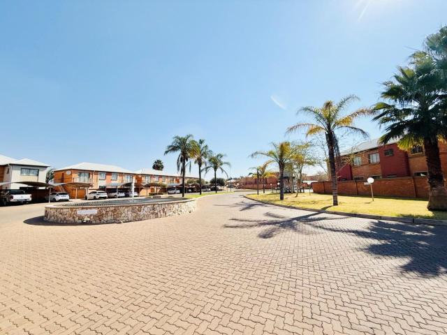 Townhouse for sale in Waterkloof, Gauteng
