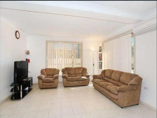 Townhouse for rent in Sydney, New South Wales
