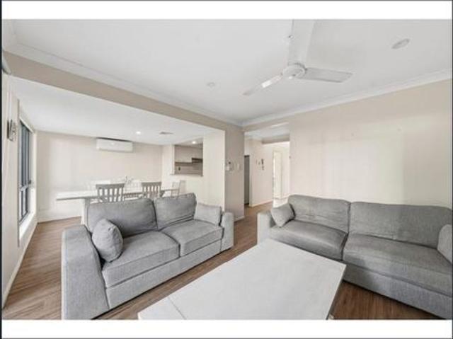 Townhouse for rent in Victoria Point, Greater Brisbane