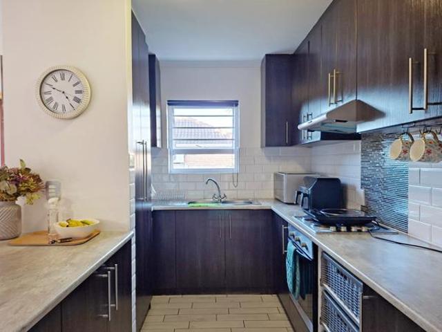 Townhouse for rent in Cape Town, Western Cape