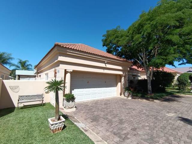Townhouse for sale in Tlhabane, North West