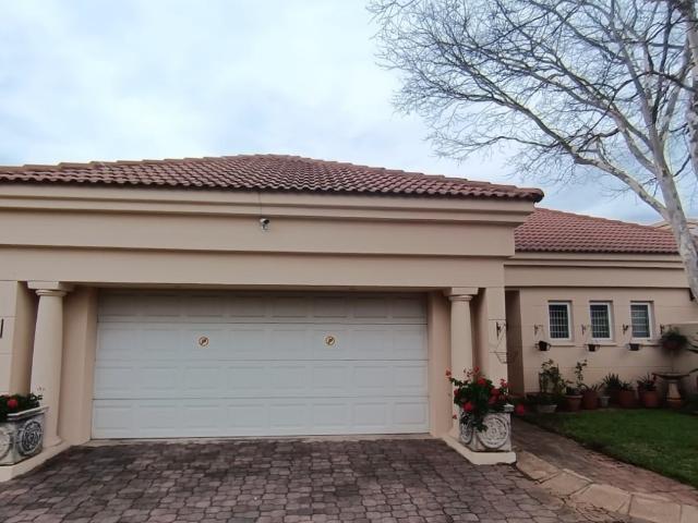 Townhouse for sale in Tlhabane, North West