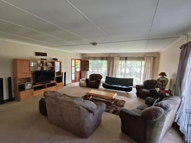 Townhouse for sale in Tlhabane, North West