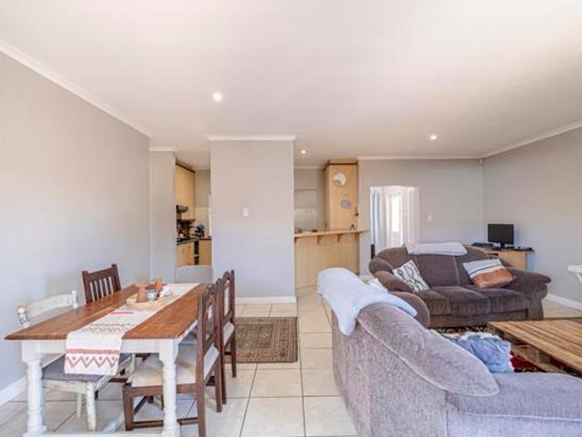 Townhouse for sale in Nelson Mandela Bay Ward 18, Nelson Mandela Bay Metropolitan Municipality
