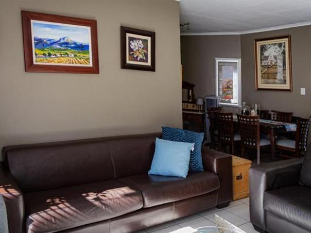 Townhouse for sale in Bloemfontein, Free State