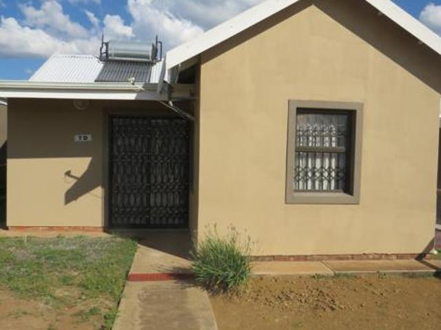 Townhouse for sale in Queenstown, Eastern Cape