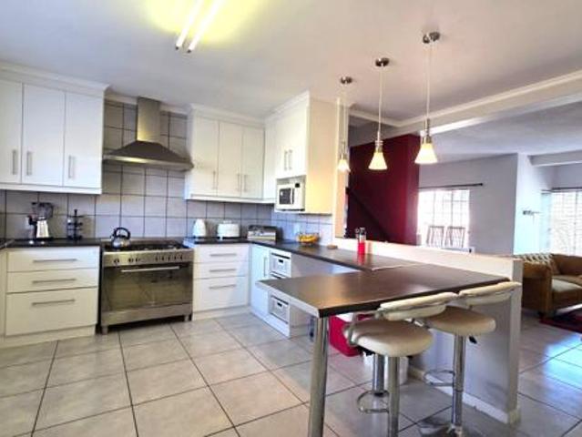 Townhouse for sale in Queenstown, Eastern Cape