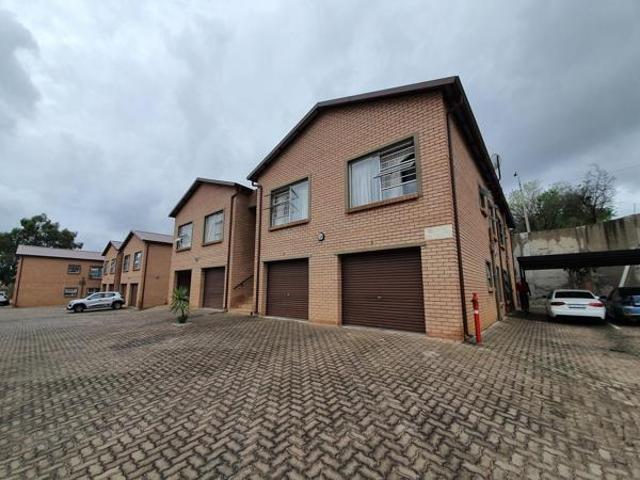 Townhouse for rent in Westonaria, Gauteng