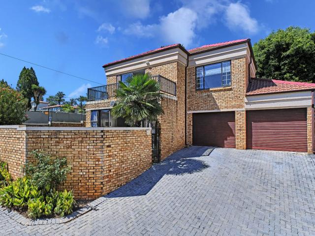 Townhouse for sale in Nooitgedacht, Gauteng