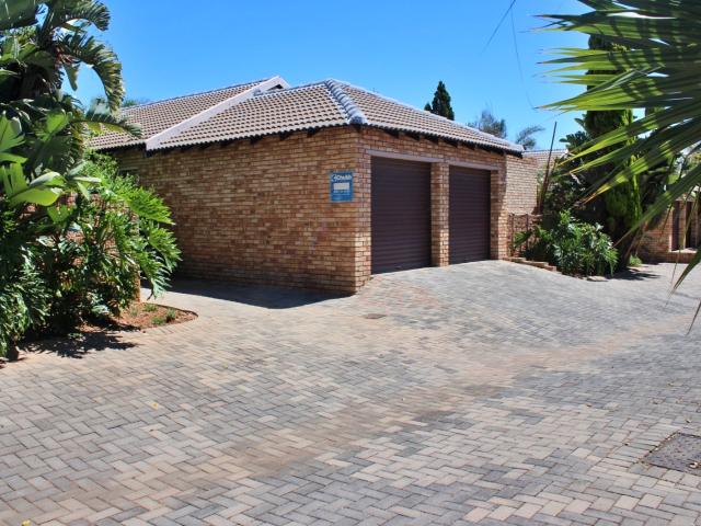 Townhouse for sale in Nooitgedacht, Gauteng