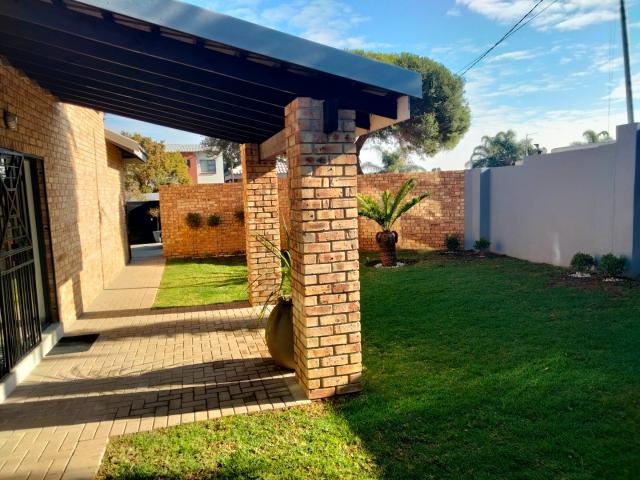 Townhouse for sale in Nooitgedacht, Gauteng