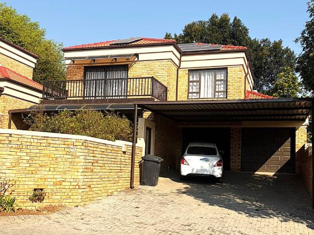 Townhouse for rent in Nooitgedacht, Gauteng