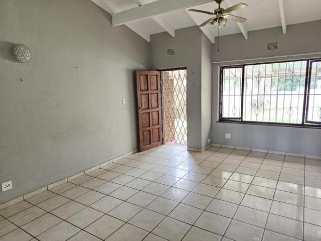 Townhouse for sale in Margate, Hibiscus Coast Local Municipality