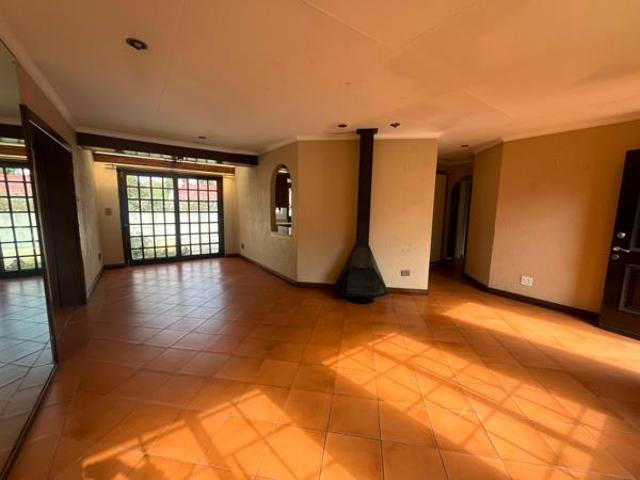 Townhouse for rent in Vosloorus, Gauteng