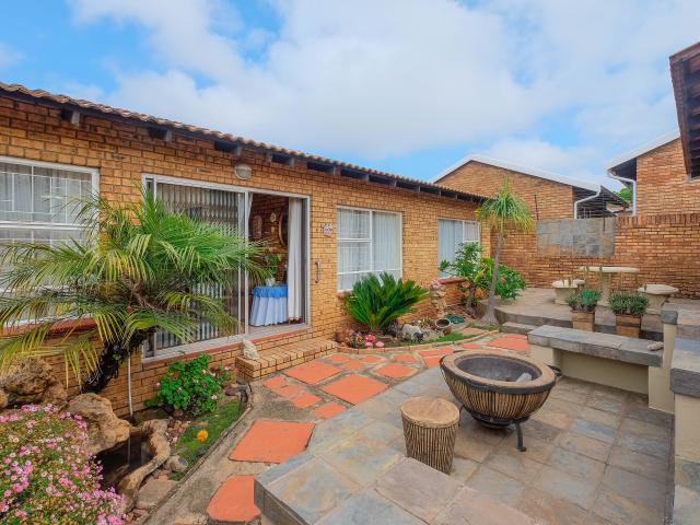 Townhouse for sale in Kagiso, Gauteng