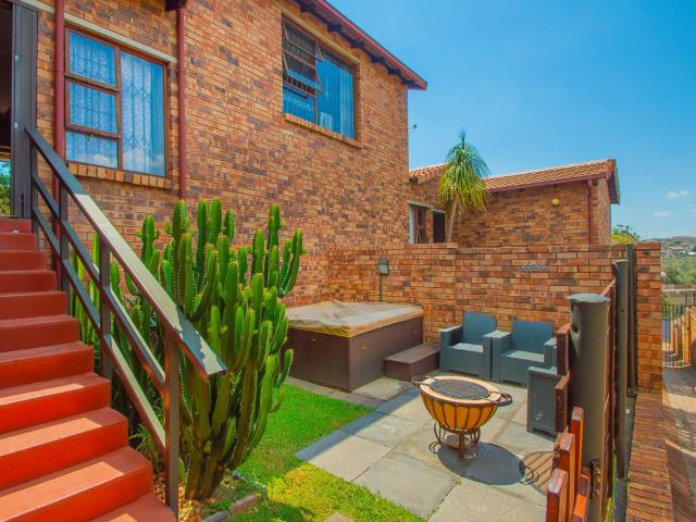 Townhouse for rent in Kagiso, Gauteng