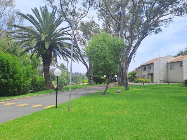 Townhouse for sale in Vosloorus, Gauteng