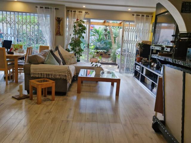 Townhouse for sale in Vosloorus, Gauteng