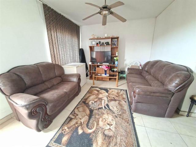 Townhouse for sale in Seaview, Kwazulu-natal