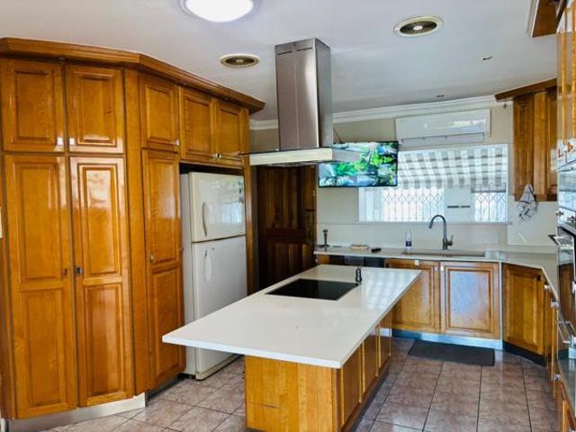 Townhouse for rent in Seaview, Kwazulu-natal