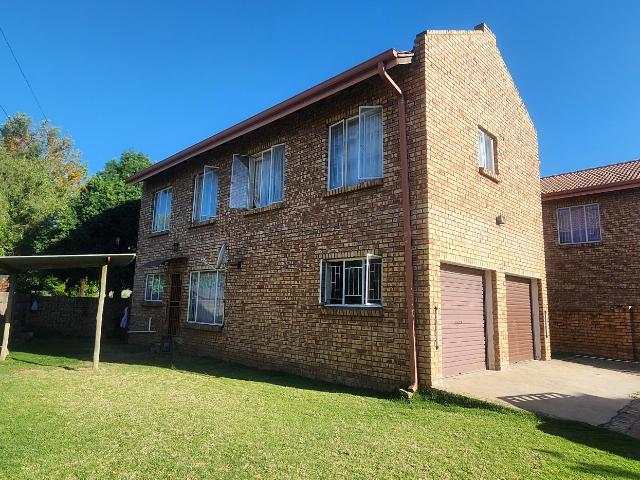Townhouse for sale in eMalahleni, Emalahleni Local Municipality