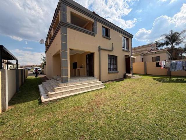 Townhouse for sale in eMalahleni, Emalahleni Local Municipality