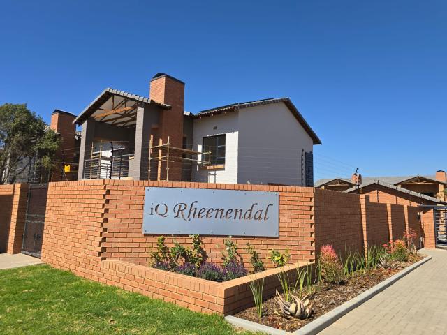 Townhouse for sale in Waterkloof, Gauteng