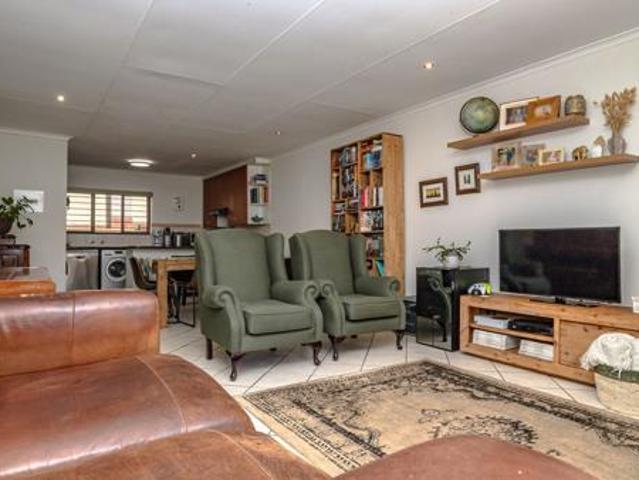 Townhouse for sale in Waterkloof, Gauteng