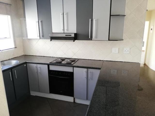 Townhouse for rent in Vosloorus, Gauteng
