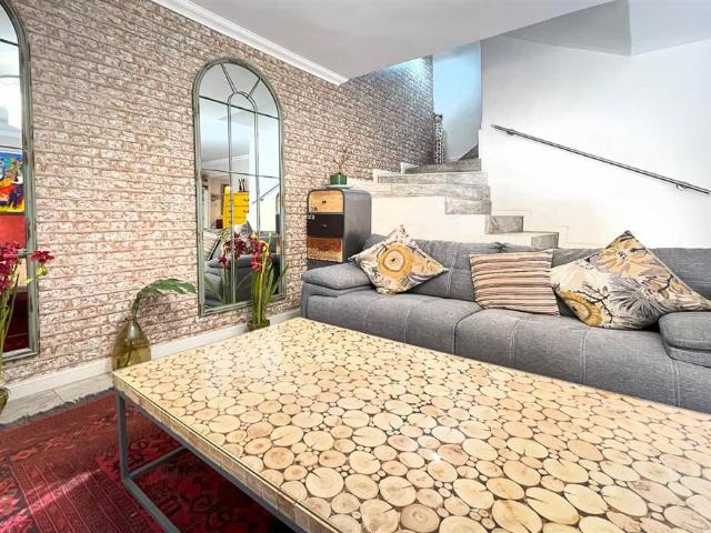 Townhouse for sale in Johannesburg, North & Sandton