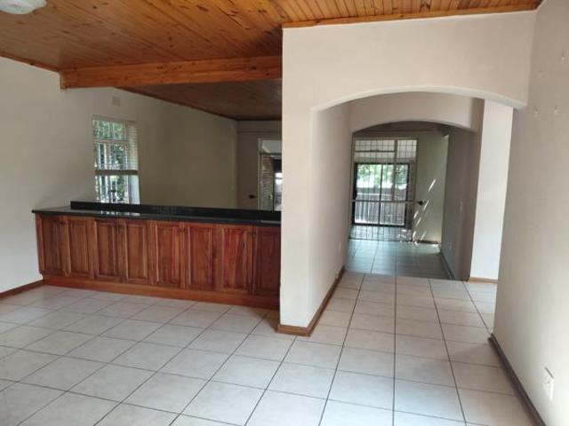 Townhouse for rent in Vosloorus, Gauteng