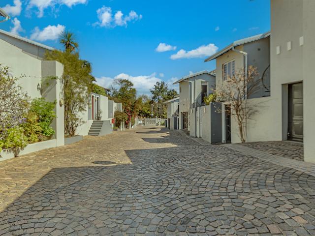 Townhouse for rent in Alexandra, Gauteng