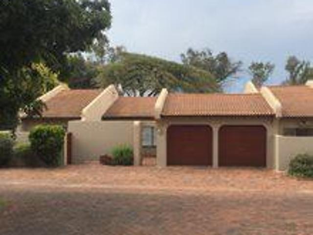 Townhouse for rent in Vosloorus, Gauteng