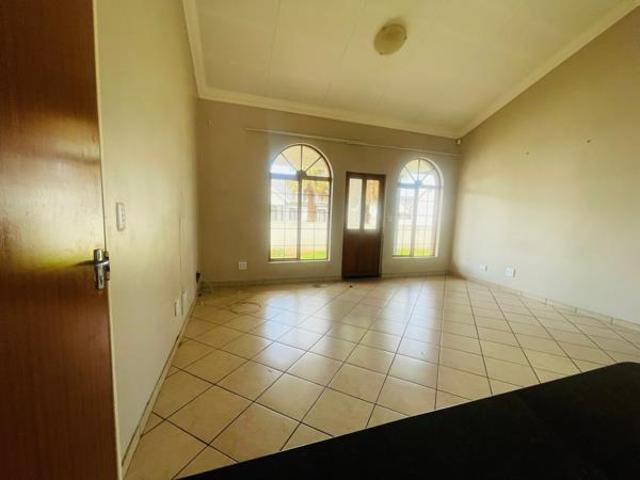 Townhouse for sale in eMalahleni, Emalahleni Local Municipality