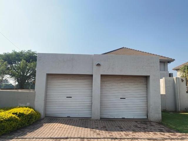 Townhouse for sale in eMalahleni, Emalahleni Local Municipality